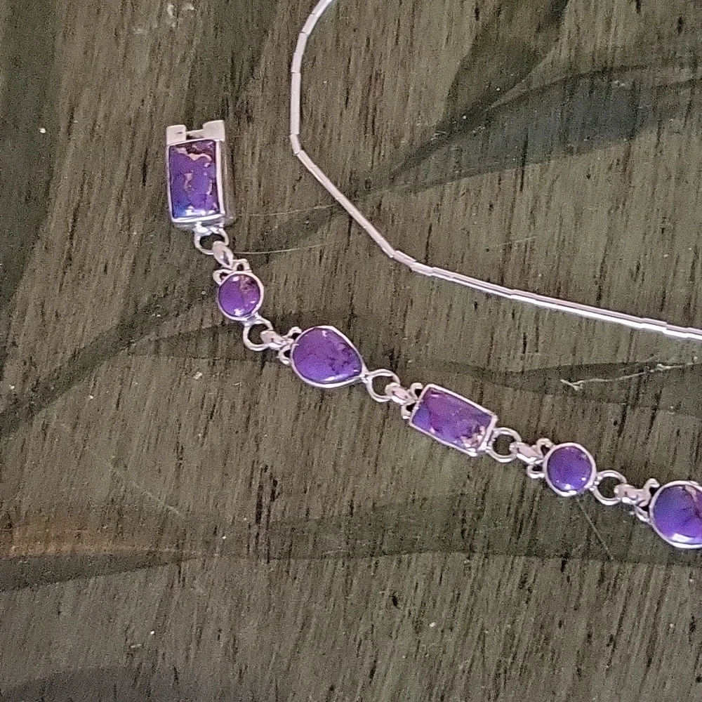 Nicely Matched Set - Picture 5 of 12